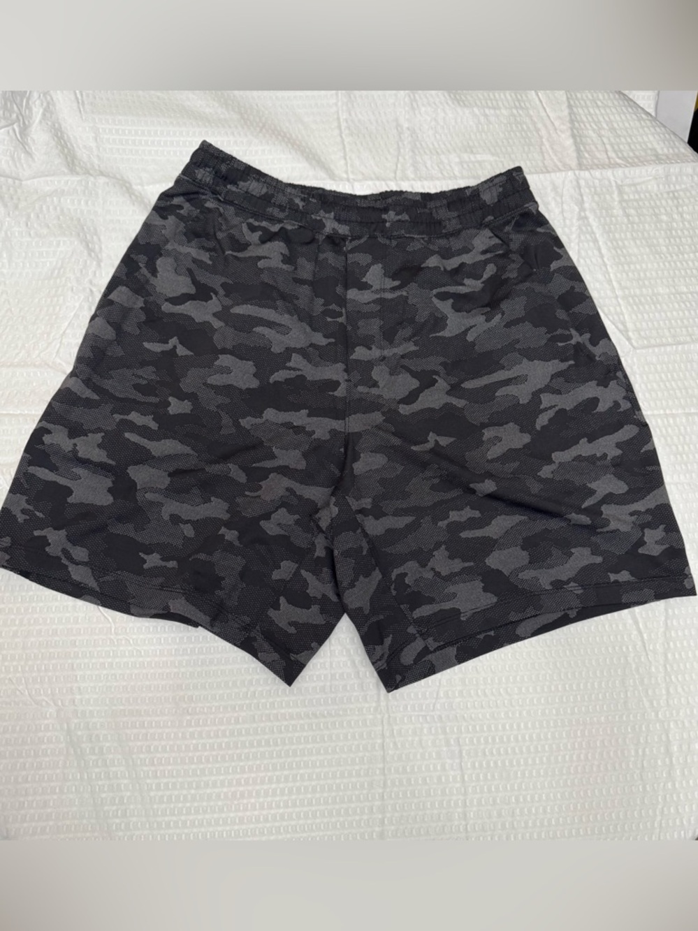 Lululemon Men’s Pace Breaker Short - linerless - Medium - M 01